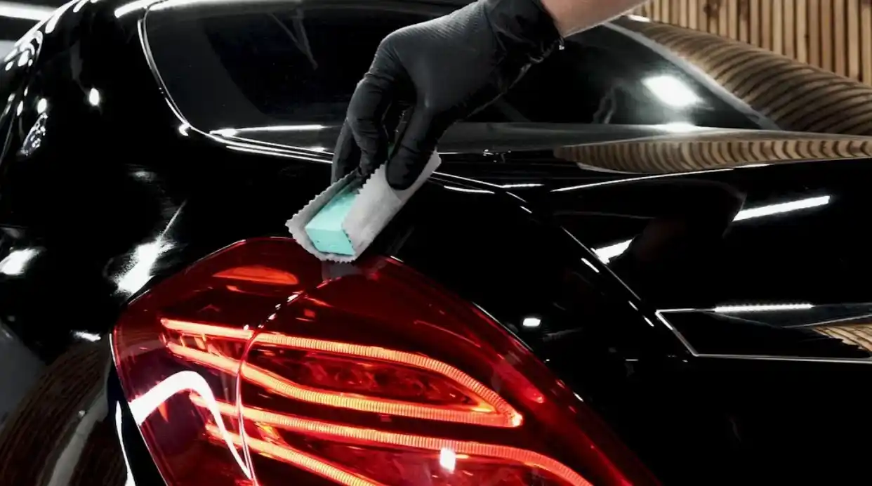 Carro com alto brilho após vitrificação